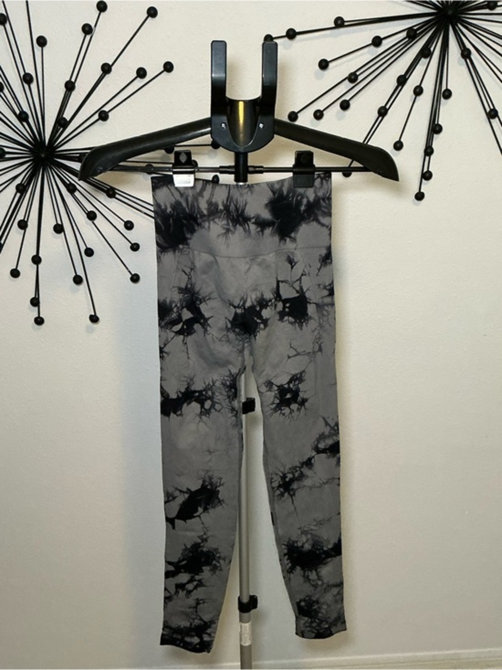 Gray Black Tie Dye Scrunch Butt Leggings Size Medium